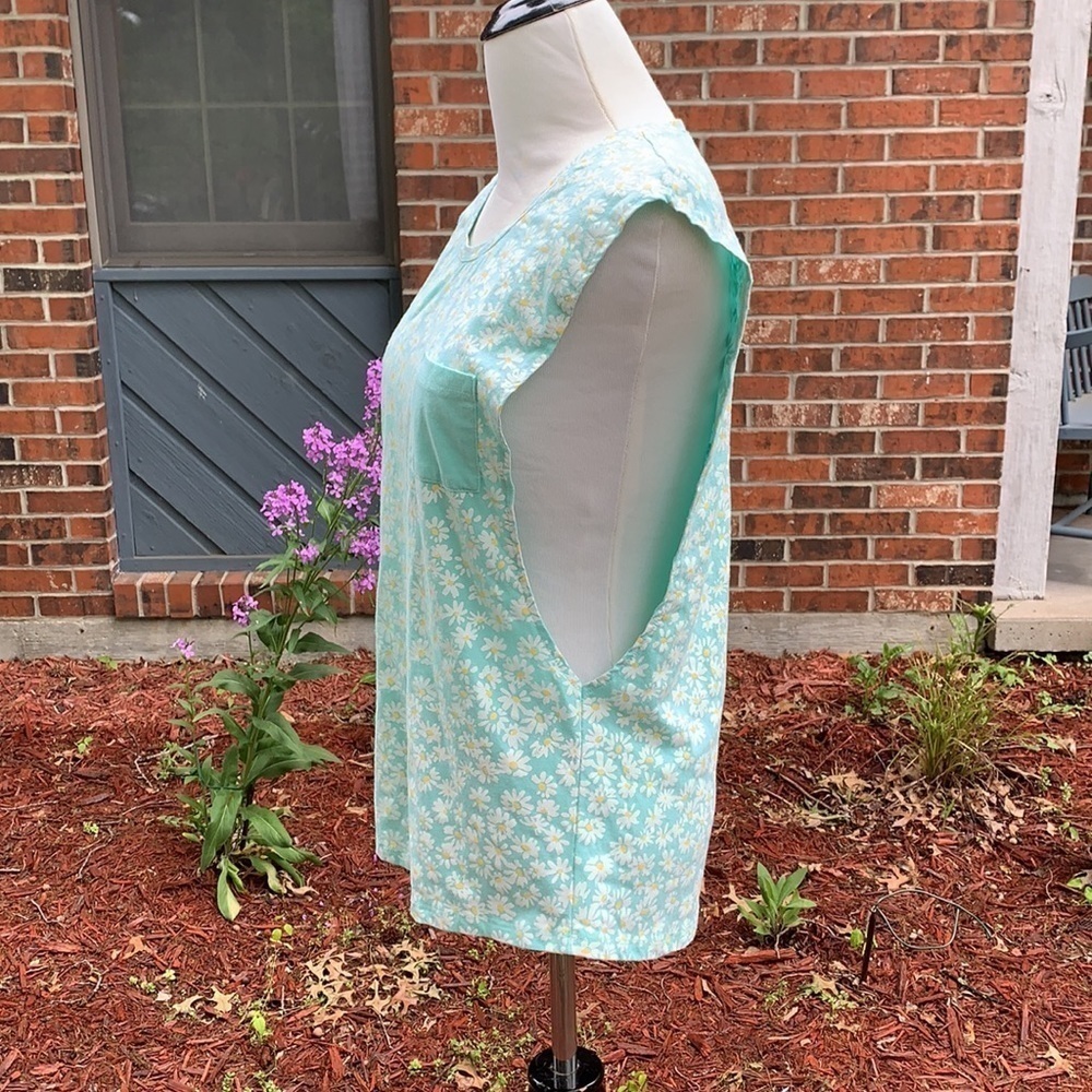 Empyre Mint Green with Daisies Scoop Neck tank S - Picture 3 of 7